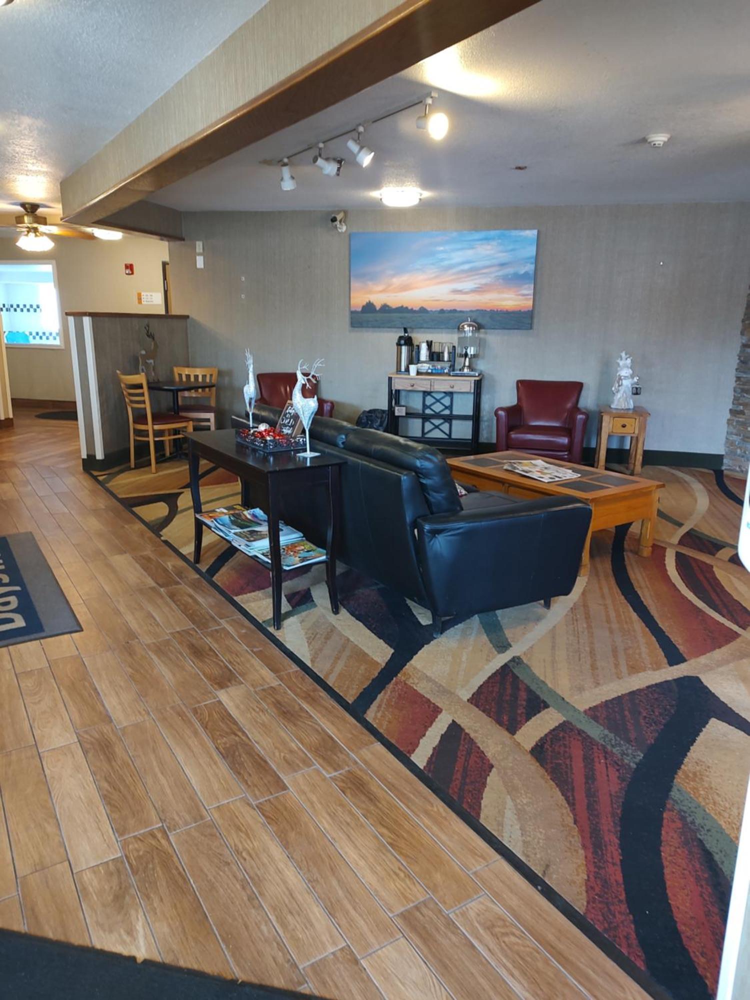 Motel Days & By Wyndham 19th Ave/airport Dome Fargo