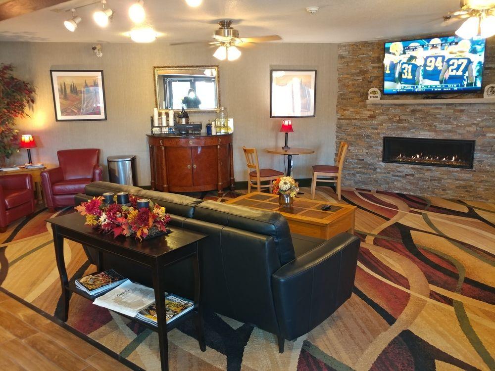 Days & By Wyndham 19th Ave/airport Dome Fargo