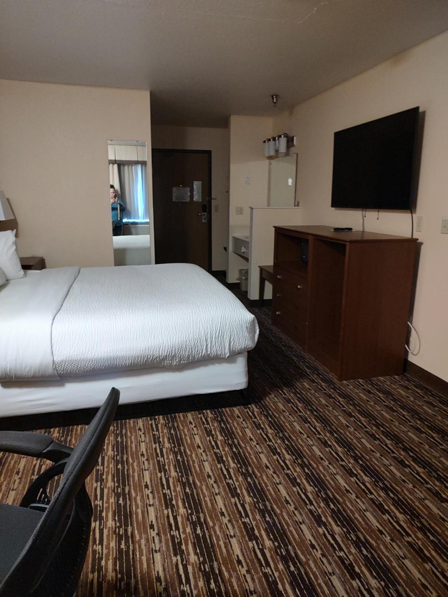 Days & By Wyndham 19th Ave/airport Dome 2* Fargo